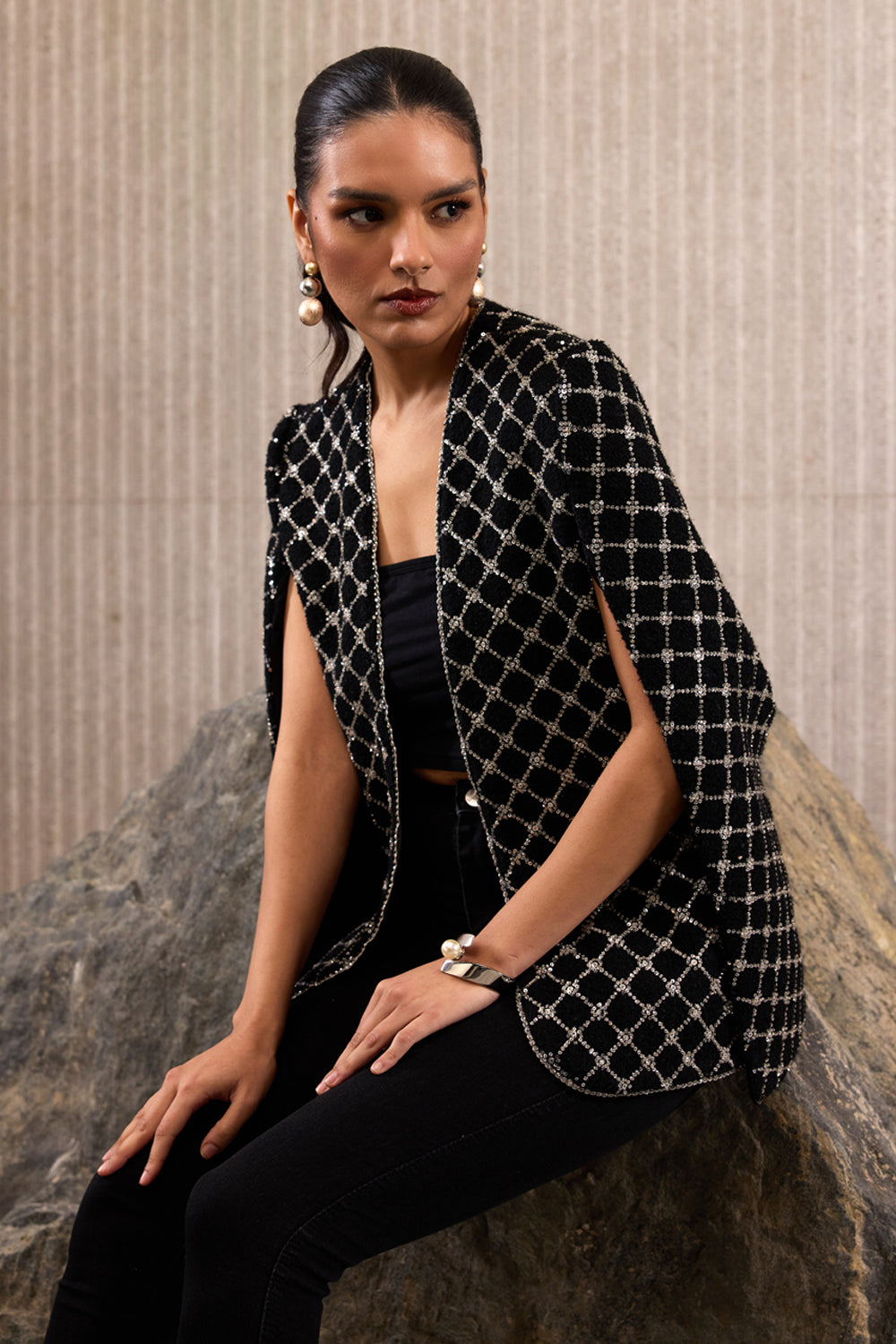 The Luminescent Lattice Cape