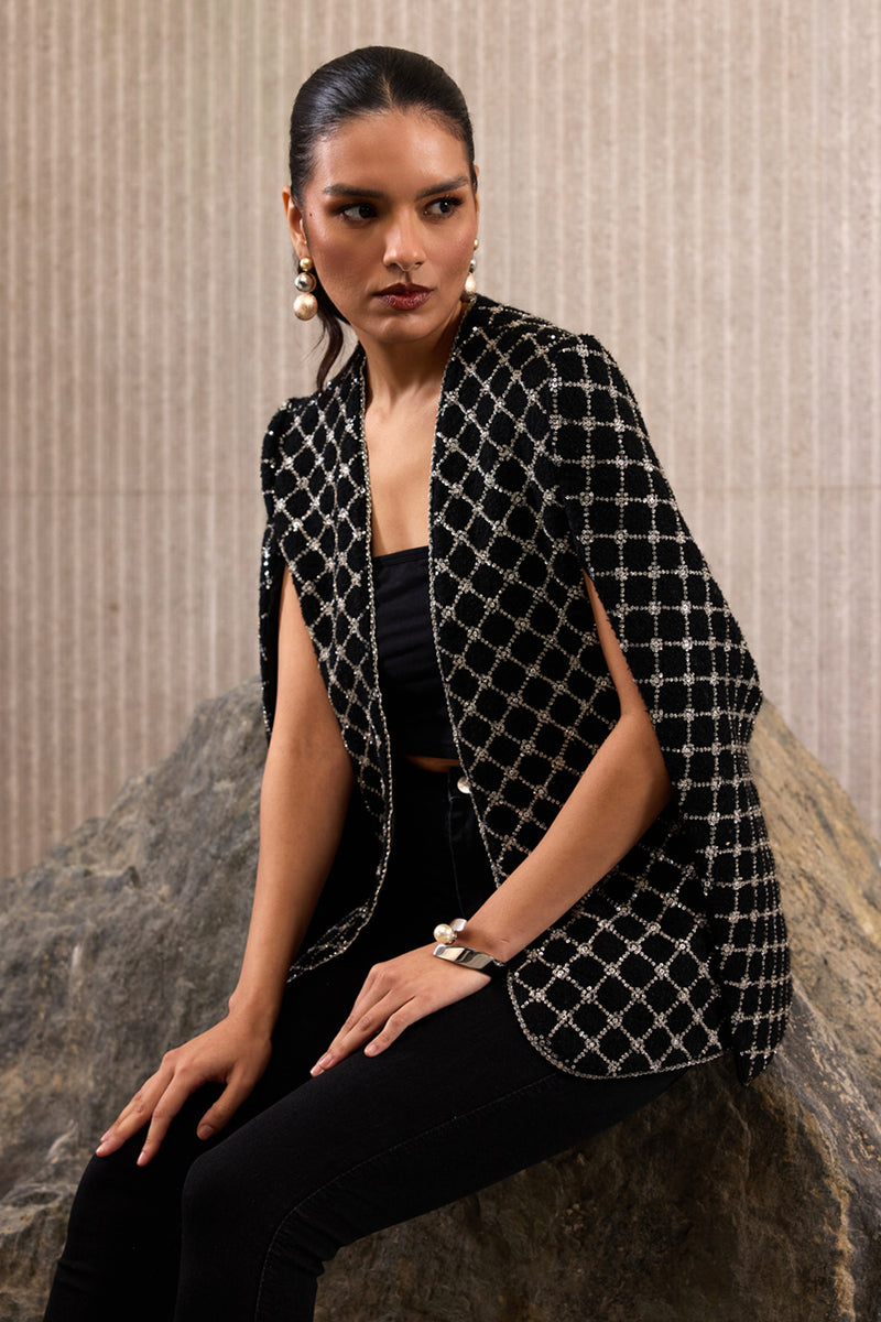 The Luminescent Lattice Cape