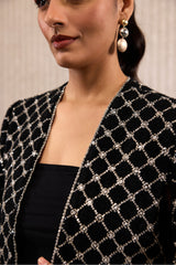 The Luminescent Lattice Cape